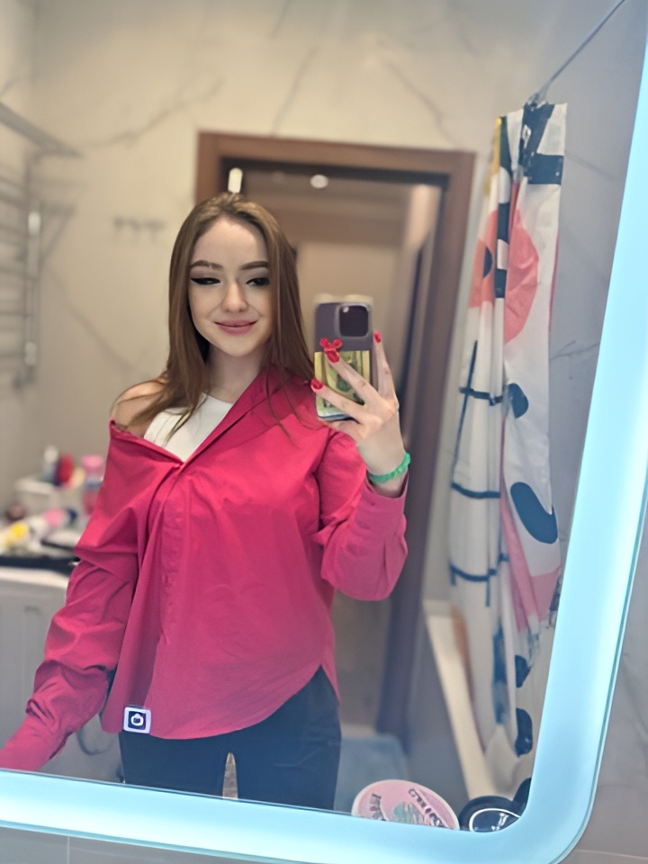 Арина привлекальеная девушка из Ржев цена от 5000 руб