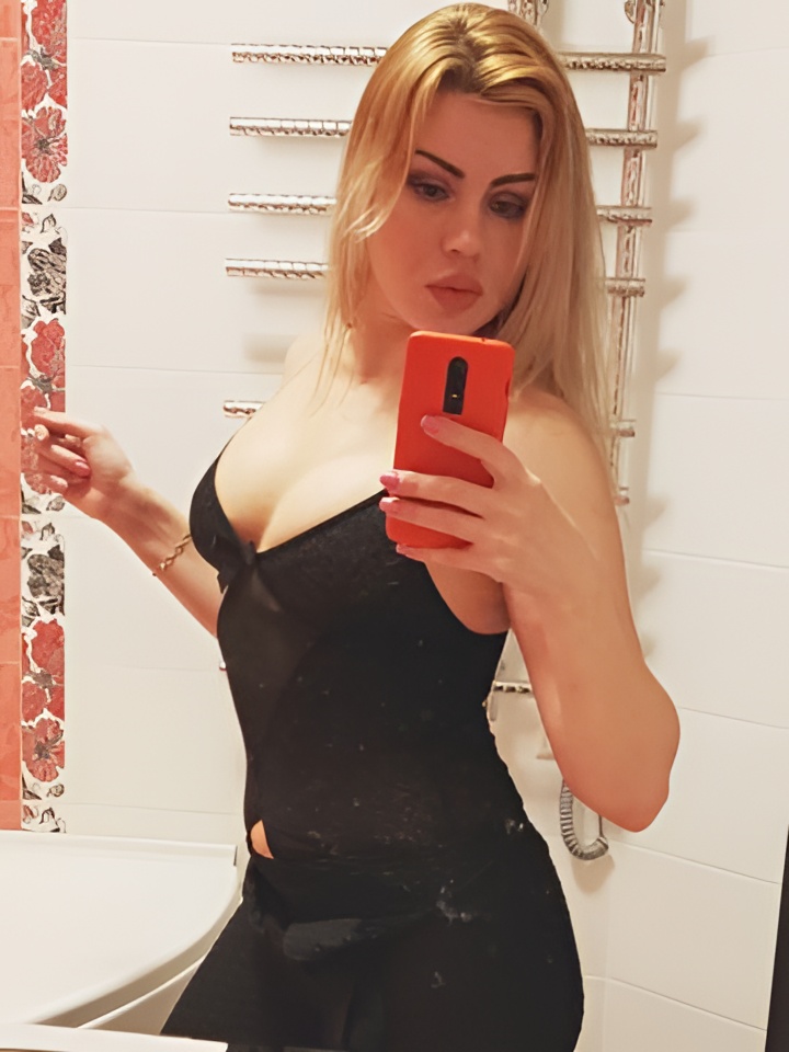 Каролина привлекальеная девушка из Ржев цена от 3000 руб