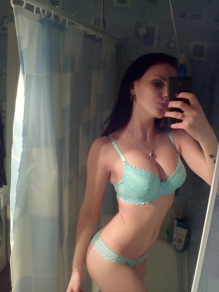 Виргиния привлекальеная девушка из Ржев цена от 4000 руб