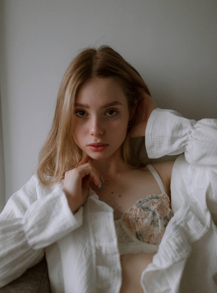 Оленька привлекальеная девушка из Ржев цена от 6000 руб