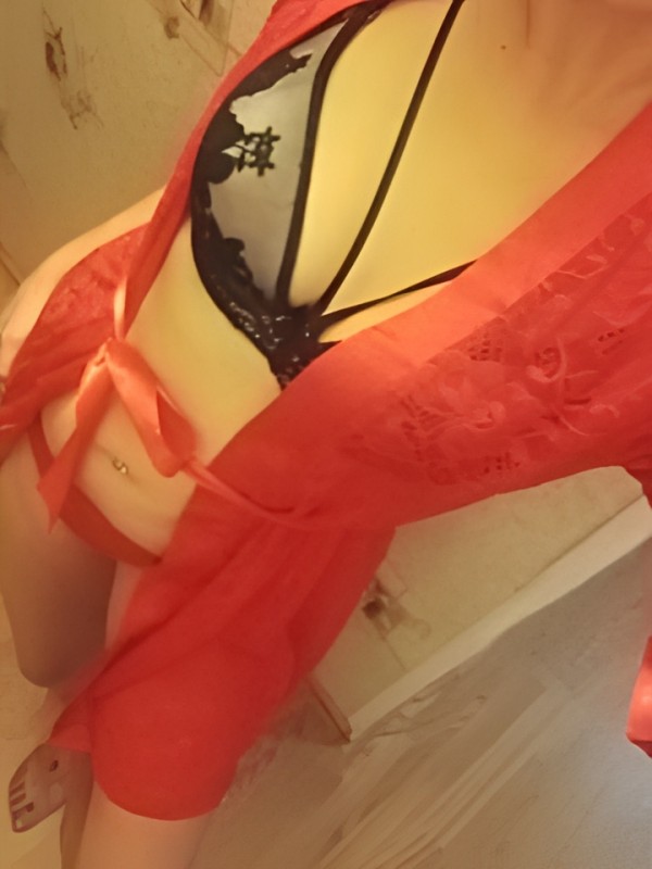 Кира привлекательная девушка из Ржев цена от 10000 руб