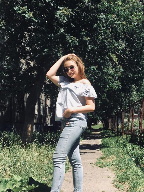 Камила привлекательная девушка из Ржев цена от 3000 руб